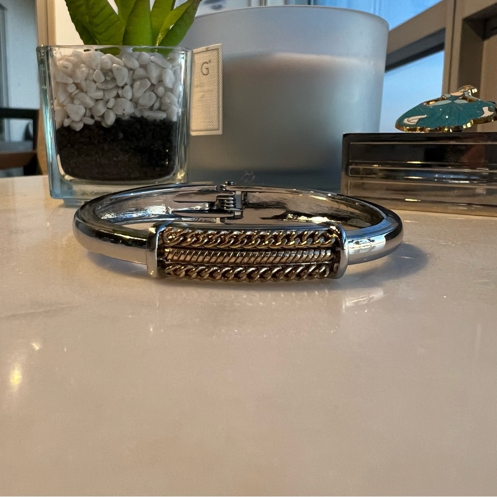 Silver fashion bangle bracelet